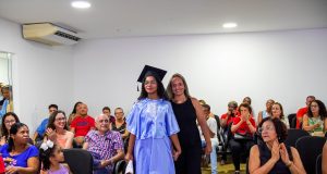 O Intercâmbio no ensino de Inglês: é realmente essencial? Aluna Dream It formatura de fluência. Aluna fluente no Inglês.