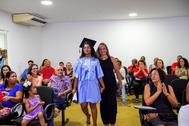 Aluna Dream It formatura de fluência. Aluna fluente no Inglês.