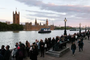 Uma das curiosidades da cultura inglesa. Fazer filas super organizadas.