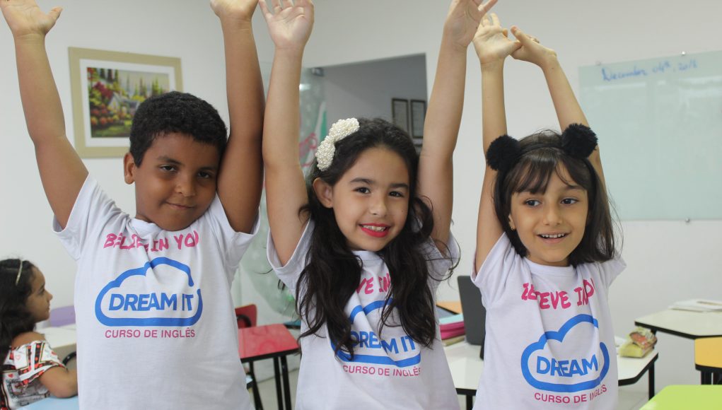 Qual a idade certa para aprender inglês? A maior dúvida dos pais.