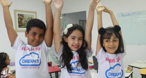 Qual a Idade Certa para Aprender Inglês? O Guia Definitivo Qual a idade certa para aprender inglês? A maior dúvida dos pais.