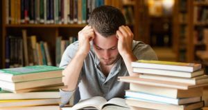 Adolescente desmotivado com o inglês? 3 causas comuns adolescente desmotivado para estudar inglês